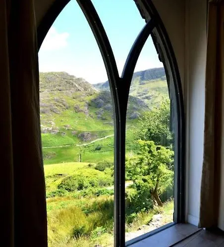 Secluded Nestled In The Beara Peninsula *